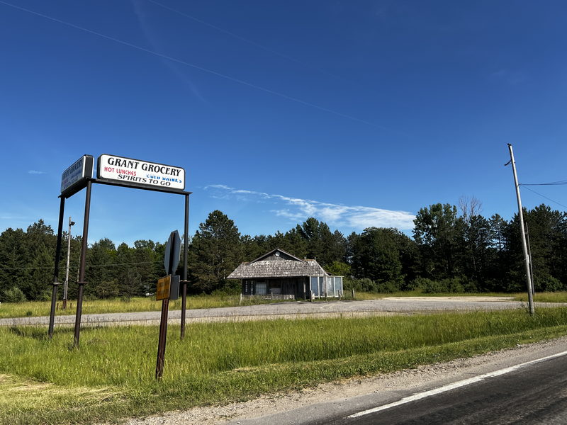 Grant Grocery (Janssens Party Store) - June 2022